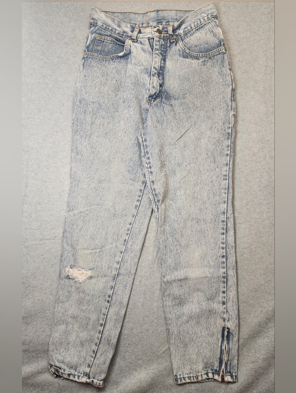Vintage 80s/90s Acid Wash Women's Tapered-Leg Jeans Size 6 Mom Jeans!